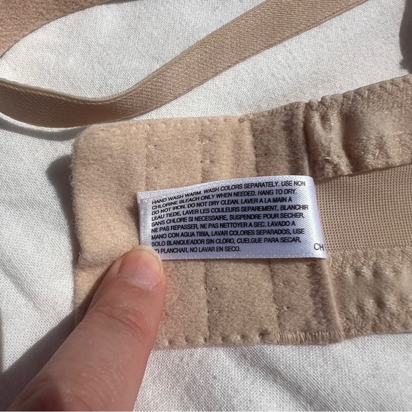 Wacoal Red Carpet Strapless Underwire Bra in Sand (Nude), 42C - Picture 10 of 11